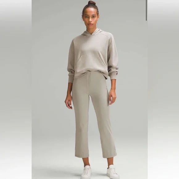 Lululemon Smooth Fit Pull-On High-Rise Crop - Picture 5 of 9